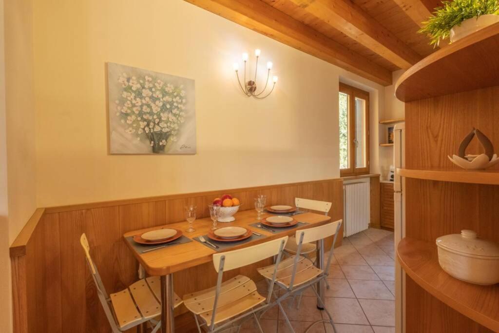 Happy Guest Apartments - Feel The Lake Riva di Solto Esterno foto