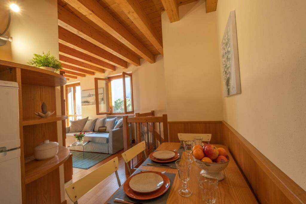 Happy Guest Apartments - Feel The Lake Riva di Solto Esterno foto