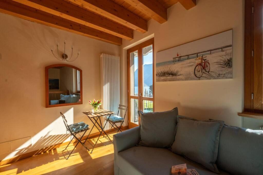 Happy Guest Apartments - Feel The Lake Riva di Solto Esterno foto