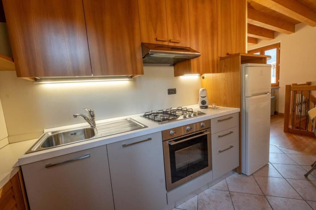 Happy Guest Apartments - Feel The Lake Riva di Solto Esterno foto